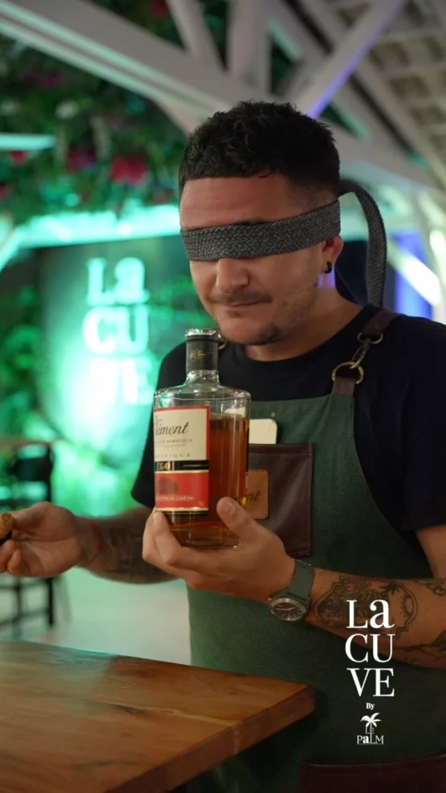 Il a bien deviné le dernier selon vous? 

Retrouvez nos bartenders et leur nez exceptionnel à notre espace bar La Cuve ! Ils vous feront profiter de leur expérience en alcool et vous feront goûter à leurs cocktails d’exception 🤩

***L’abus d’alcool est dangereux pour la santé, à consommer avec modération***

#humour #bartender #lepalmartinique
